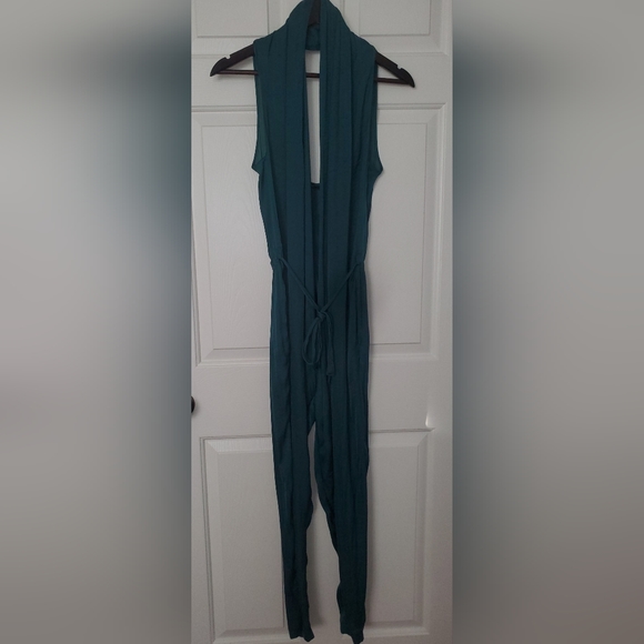 Zara green halter jumpsuit Size M (IT HAS POCKETS! - Picture 2 of 5